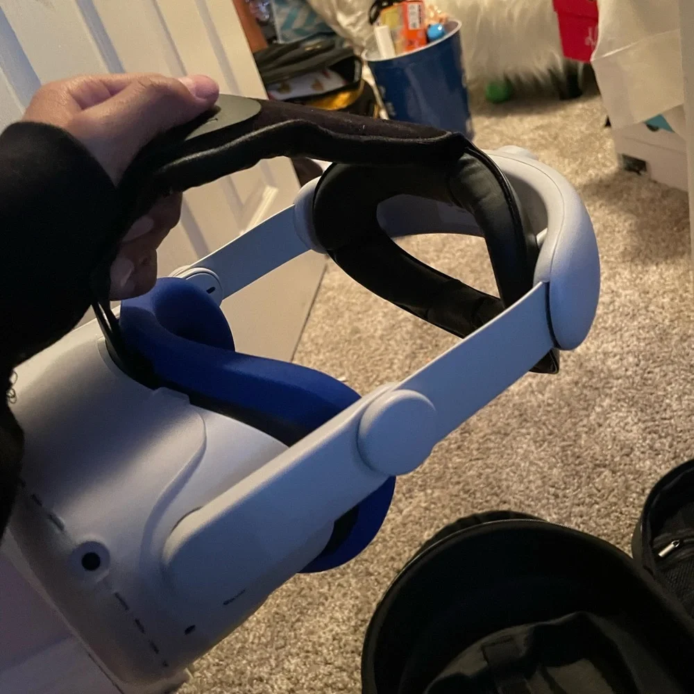 Oculus quest 2 with accessories